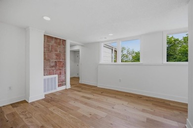 Fully renovated, this private 3bd/3ba lakeside ranch home, sits - photo 12