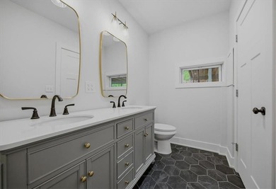 Fully renovated, this private 3bd/3ba lakeside ranch home, sits - photo 18