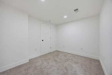 Fully renovated, this private 3bd/3ba lakeside ranch home, sits - photo 23