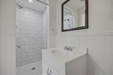 Fully renovated, this private 3bd/3ba lakeside ranch home, sits - photo 24