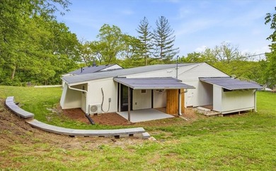 Fully renovated, this private 3bd/3ba lakeside ranch home, sits - photo 28
