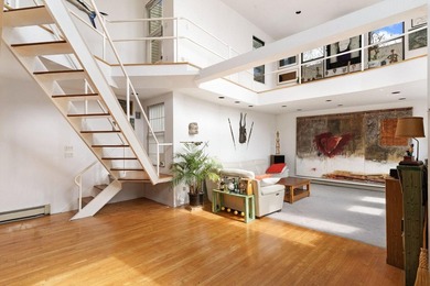 Welcome to 16 Clifford Place - one of Greenpoint's most - photo 2