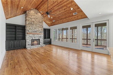 The Keowee Life Awaits You! Built in 2008 on 1.60 acres, 605