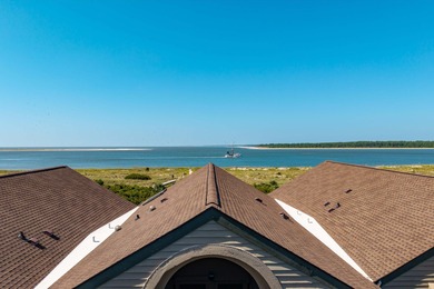 An exceptional value, this top-floor one-bedroom villa presents - photo 28