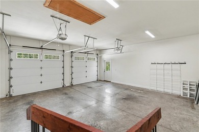 The Keowee Life Awaits You! Built in 2008 on 1.60 acres, 605