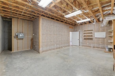 The Keowee Life Awaits You! Built in 2008 on 1.60 acres, 605