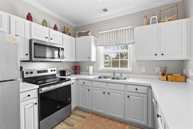 Beautifully updated and fully furnished 2-bedroom, 2-bath - photo 12