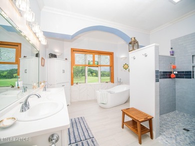Experience Luxury Living at its finest in this exceptional Golf - photo 14