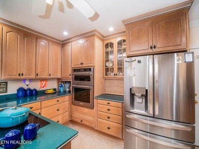 Experience Luxury Living at its finest in this exceptional Golf - photo 41