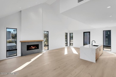 Experience unobstructed panoramic water views of the Manhattan - photo 12