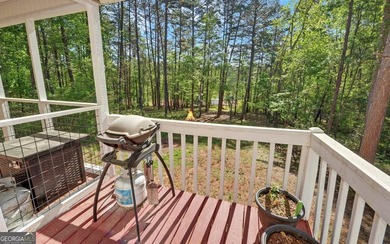 Charming updated waterfront home on Lake Hartwell in Martin, GA! - photo 13