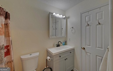 Charming updated waterfront home on Lake Hartwell in Martin, GA! - photo 15