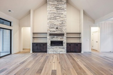 Stunning brand new single-level home located in one of Eagle - photo 25