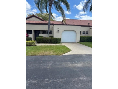 Lake Home For Sale in Boynton Beach, Florida
