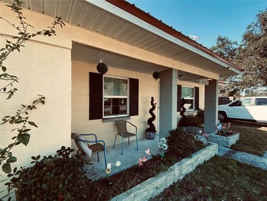 Looking for a lakefront home in Edgewater? Look no further! - photo 1