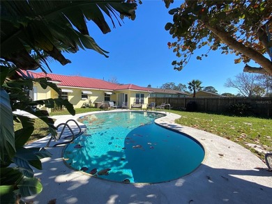 Looking for a lakefront home in Edgewater? Look no further! - photo 2