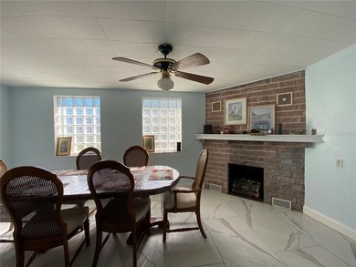 Looking for a lakefront home in Edgewater? Look no further! - photo 7