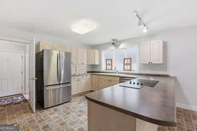 Welcome to 205 Mill Creek Circle on beautiful Lake Hartwell! - photo 10