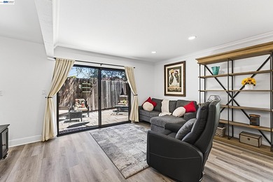 STYLISHLY UPDATED - MOVE-IN READY - THE TOWNHOUSE TO BUY IN TWO - photo 14