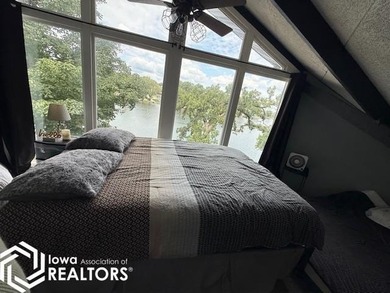 Cozy Lakefront Retreat With Incredible Views and bonus it comes - photo 17