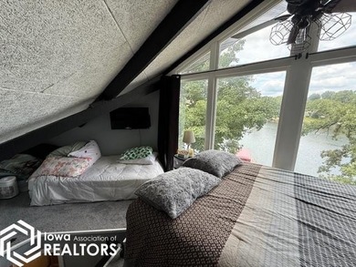 Cozy Lakefront Retreat With Incredible Views and bonus it comes - photo 19