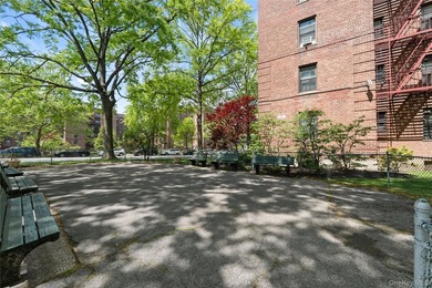 Welcome to this beautifully renovated 3-bedroom co-op nestled in - photo 30