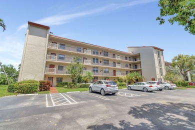 Lake Condo For Sale in Delray Beach, Florida