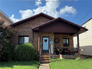 Kanawha River Home For Sale in Dunbar West Virginia