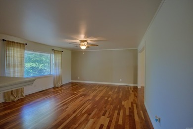 Roomy Mid Century Modern with all the right things! Marble faced - photo 12
