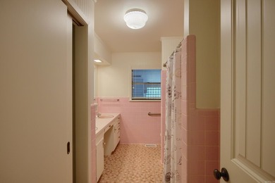 Roomy Mid Century Modern with all the right things! Marble faced - photo 14