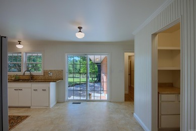 Roomy Mid Century Modern with all the right things! Marble faced - photo 15