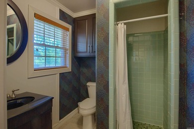Roomy Mid Century Modern with all the right things! Marble faced - photo 28