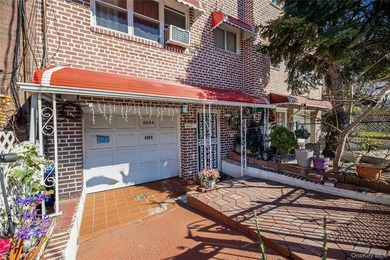 Welcome to this spacious two-family home located in the Edenwald - photo 2