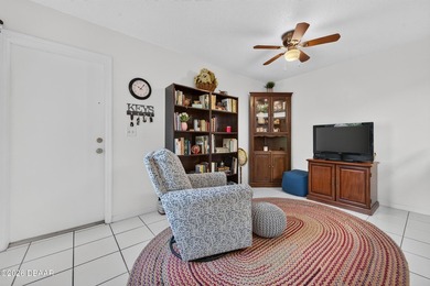 Welcome to your new home! This charming 3-bedroom, 2.5-bathroom - photo 11
