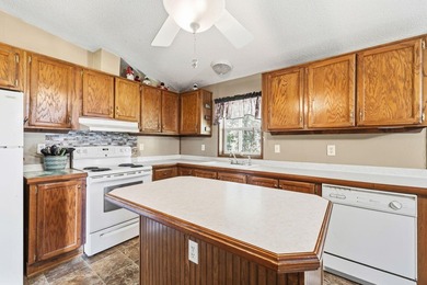 Located in the highly sought after Skyline School District, this - photo 11