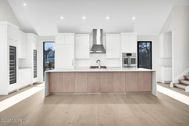 Experience unobstructed panoramic water views of the Manhattan - photo 16