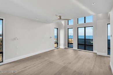 Experience unobstructed panoramic water views of the Manhattan - photo 19