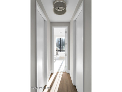 Experience unobstructed panoramic water views of the Manhattan - photo 20
