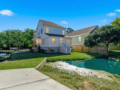 One-of-a-kind property! This stunning unique 3-bedroom, 2.5-bath - photo 29