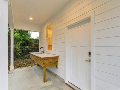 One-of-a-kind property! This stunning unique 3-bedroom, 2.5-bath - photo 31