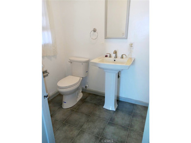 Exceptional 5-unit multifamily opportunity in Santa Ana 92706! - photo 9