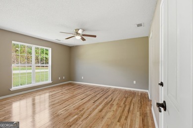 Less than a mile from Hartwell Marina and just minutes from - photo 17