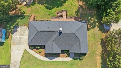 Less than a mile from Hartwell Marina and just minutes from - photo 30
