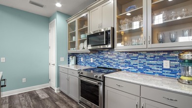 Welcome to this like-new Aloha floorplan located in Latitude - photo 7