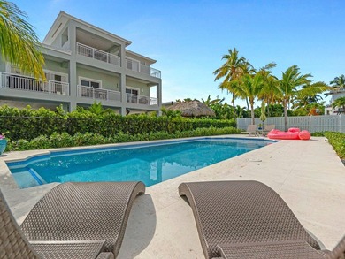 Welcome to this stunning 3 bedroom, 2.5 bathroom, 3 story home - photo 12