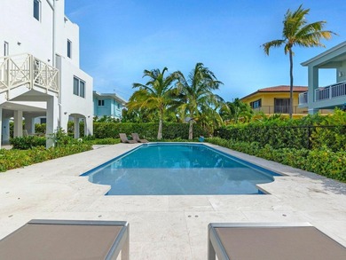 Welcome to this stunning 3 bedroom, 2.5 bathroom, 3 story home - photo 13