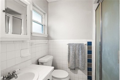 Don't miss this move-in ready 3-bedroom, 2-bath home in the - photo 17