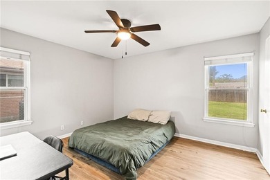 Don't miss this move-in ready 3-bedroom, 2-bath home in the - photo 19
