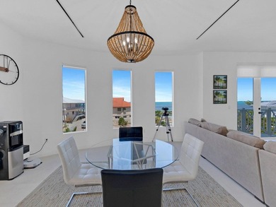 Welcome to this stunning 3 bedroom, 2.5 bathroom, 3 story home - photo 22