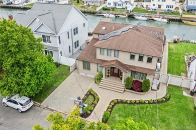 Waterfront Perfection on Massapequa Most Prestigious Canal - photo 2
